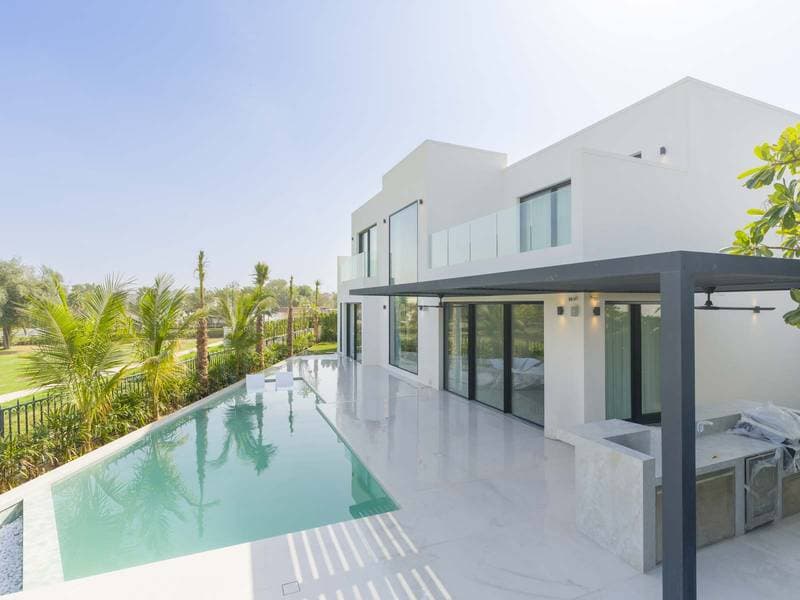 Prime Corner Plot Villa | Lagoon View | Huge Garden